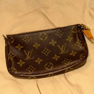 Louis Vuitton Mini Pochette